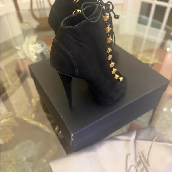 Giuseppe Zanotti Black and Gold Studded Ankle Booties size 40 fair condition
